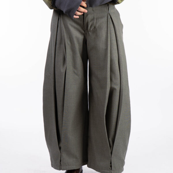 Pantalon super baggy con pinzas