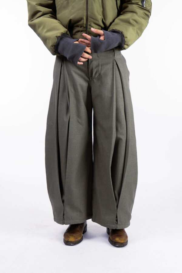 Pantalon super baggy con pinzas