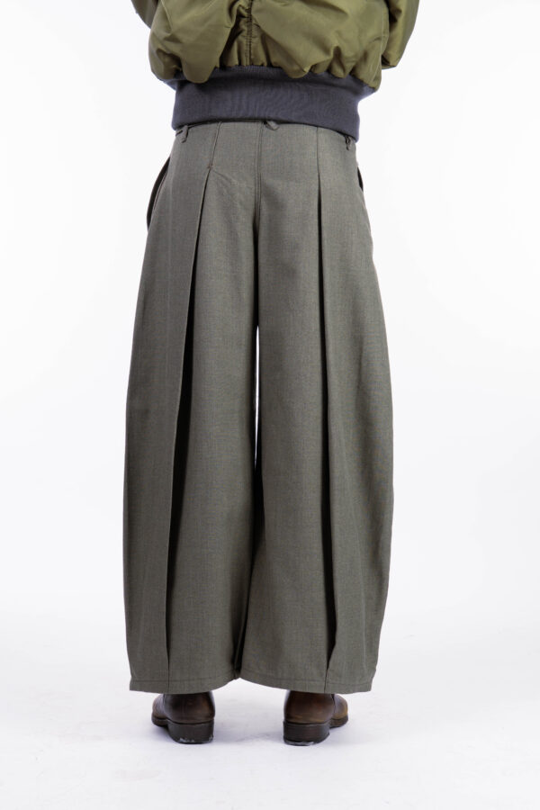 Pantalon super baggy con pinzas